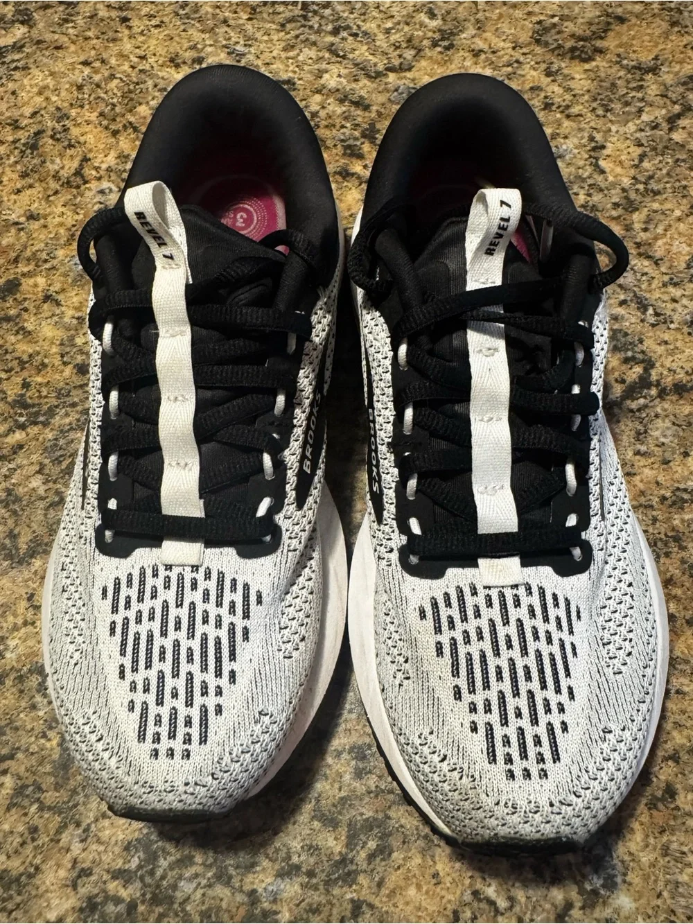 Sold Revel 7 White Black 120424 1B 121 Women's Running Shoes Size 6.5 Medium